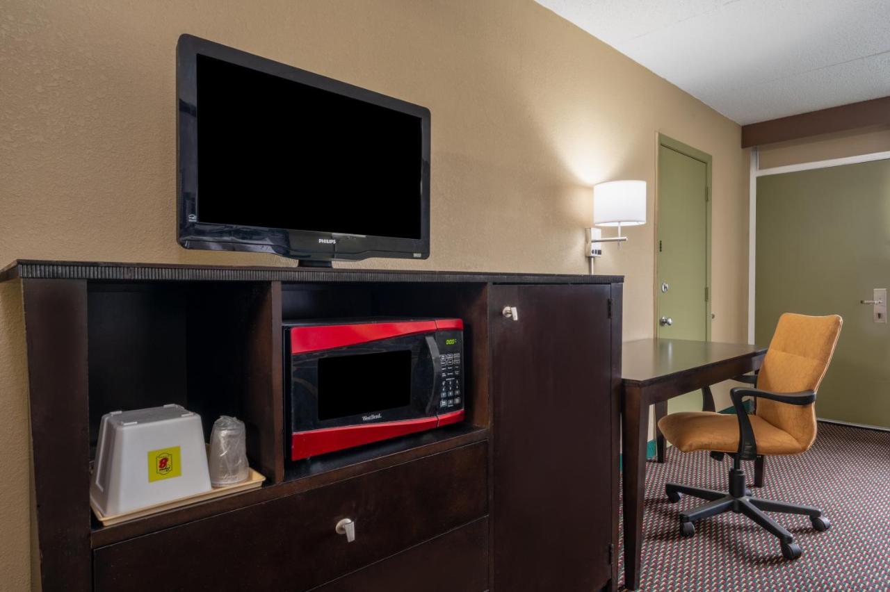 Double Room with Two Double Beds and Roll-In Shower - Mobility Access/Non-Smoking
