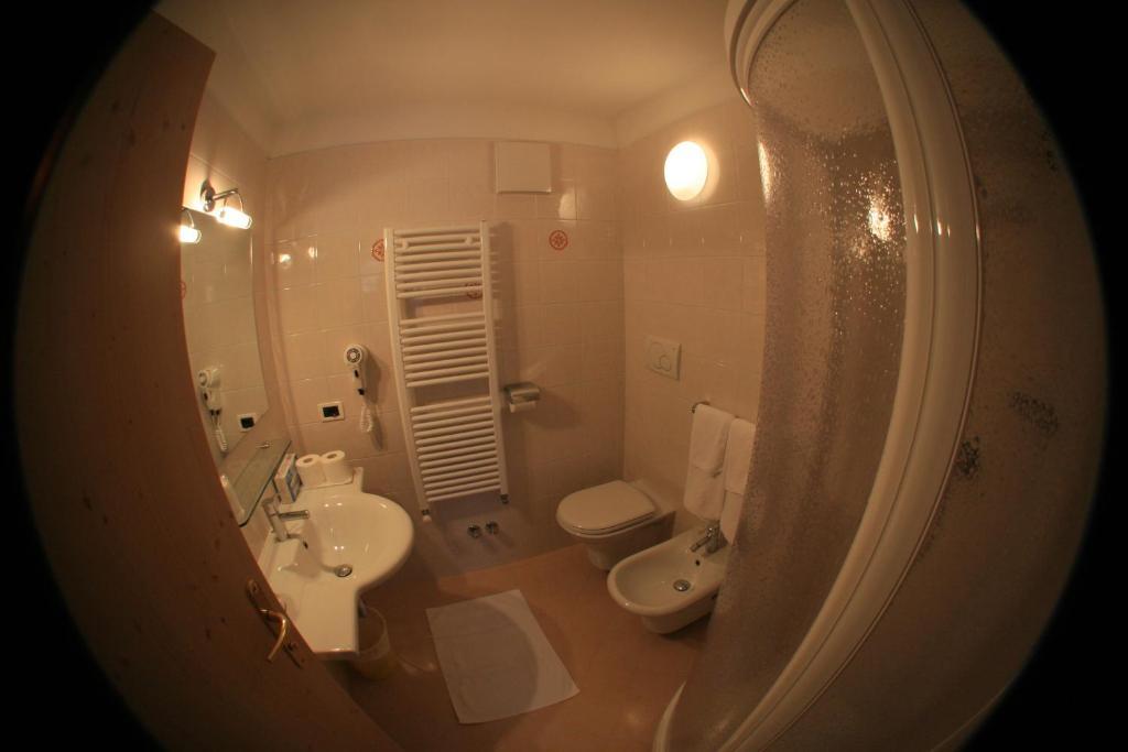 Camera Tripla Comfort