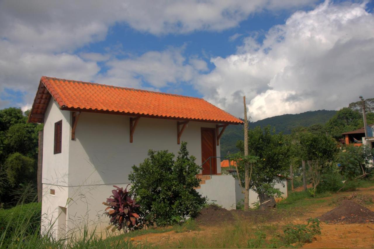 Quarto Triplo com Vista do Jardim