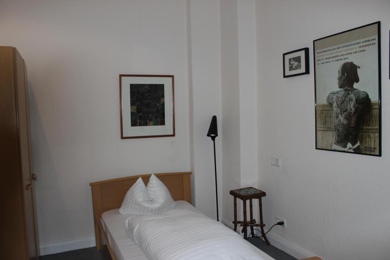 Triple Room,1681714461:JPEG