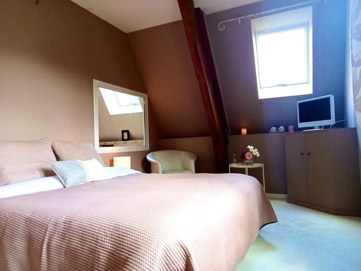 Chambre Lit King-Size - Vue sur Piscine