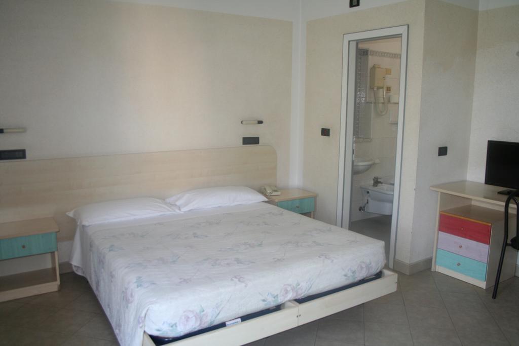 Quadruple Room,399885969:JPEG