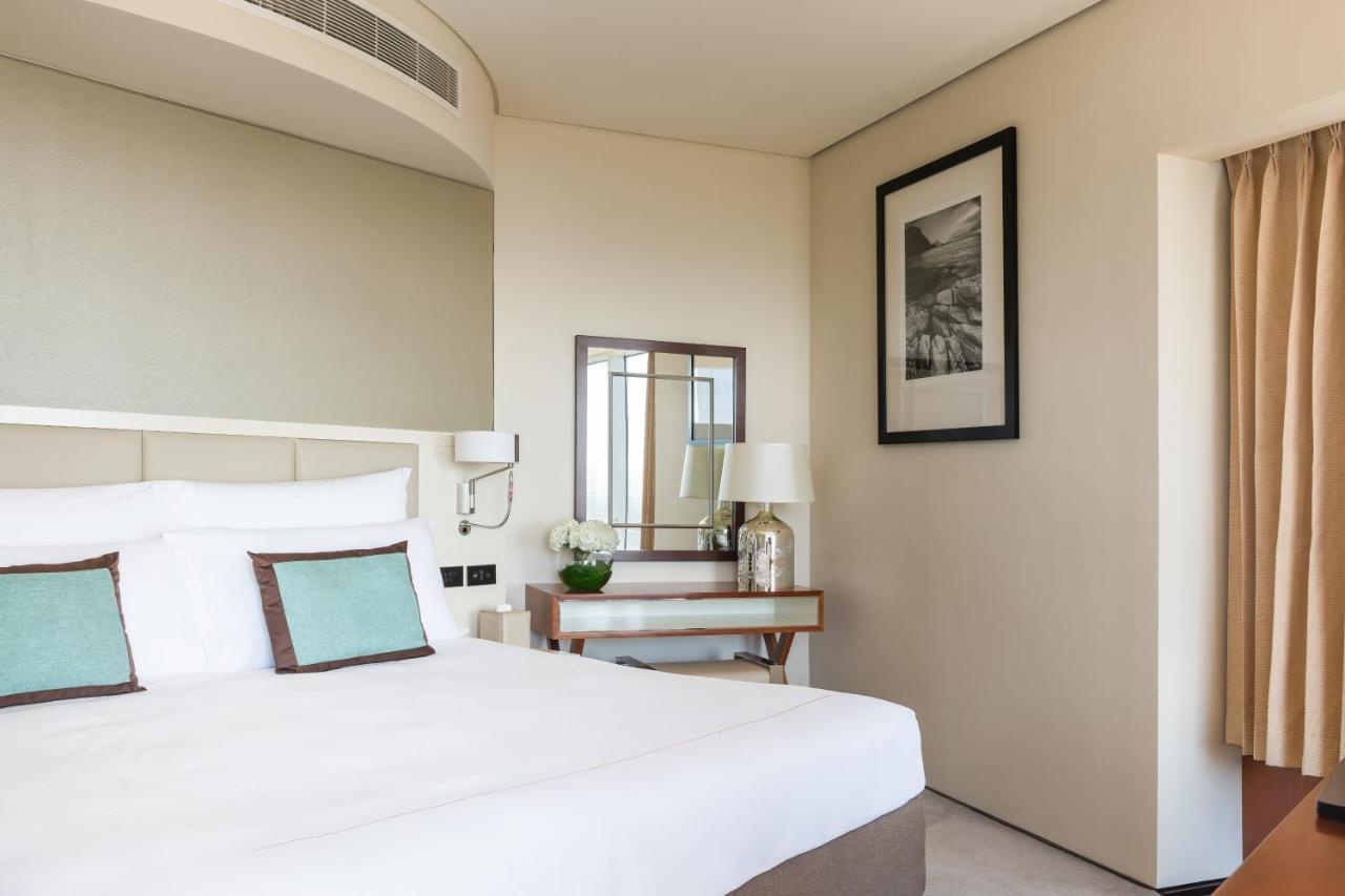 Executive Suite met panoramisch uitzicht op de skyline, luchthaventransfers, directe verbinding met het Museum of The Future, gratis ontbijt, afternoon tea van topkwaliteit, drankjes in de avonduren, lichte versnaperingen en hapjes