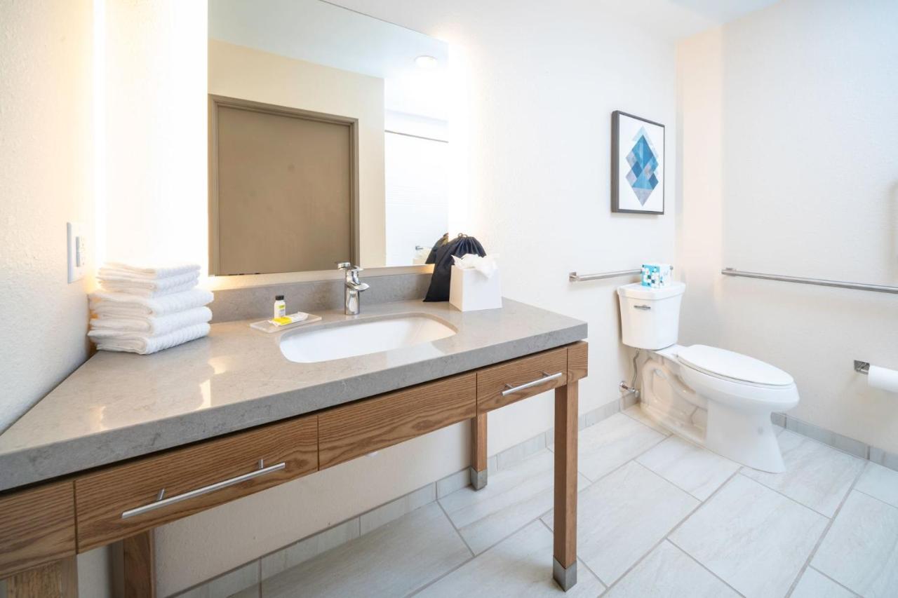 King Studio Suite - Mobility Access Tub/Non-Smoking,1558517470:JPEG