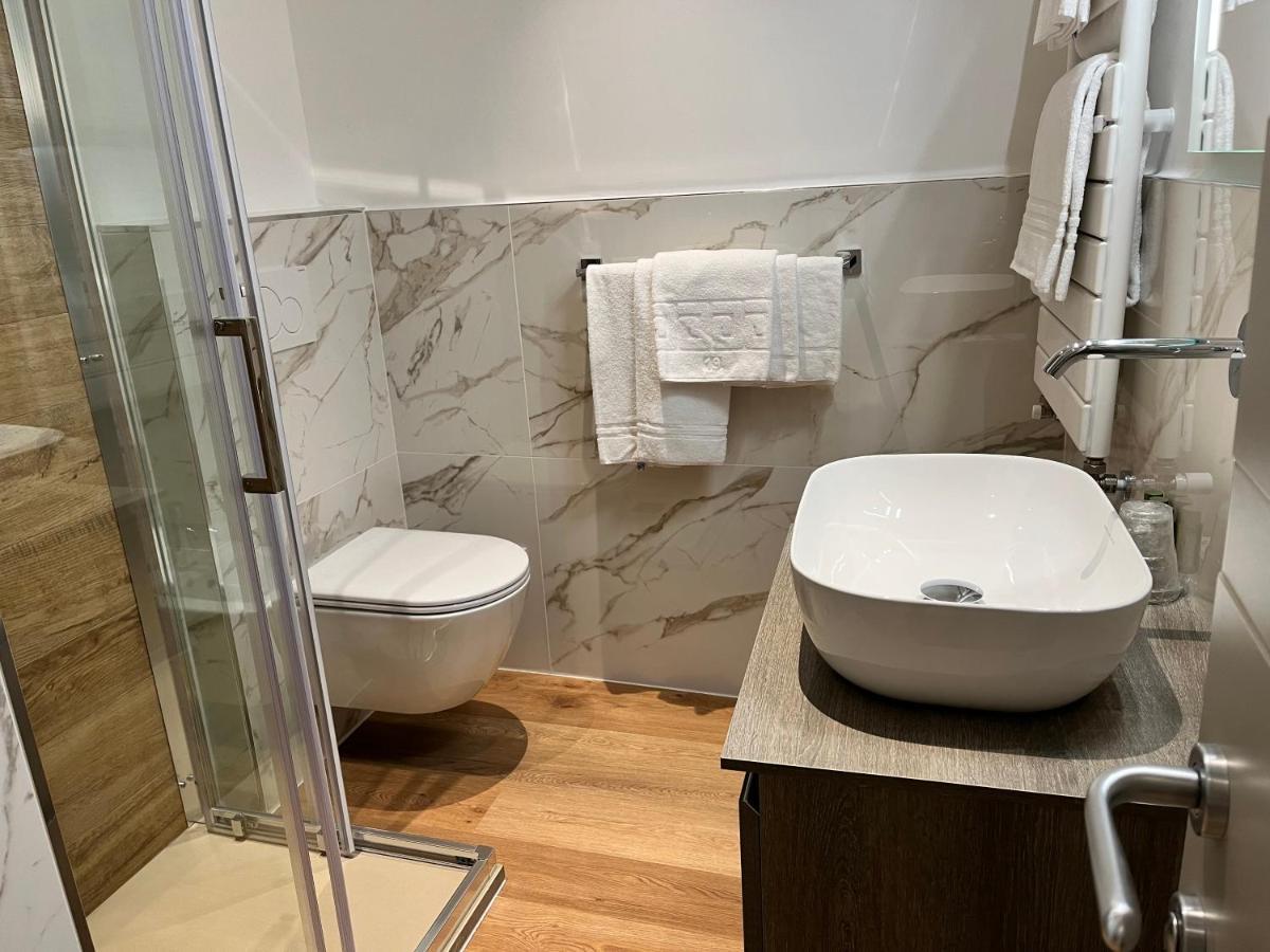 Superior Double or Twin Room with City View,1194611053:JPEG