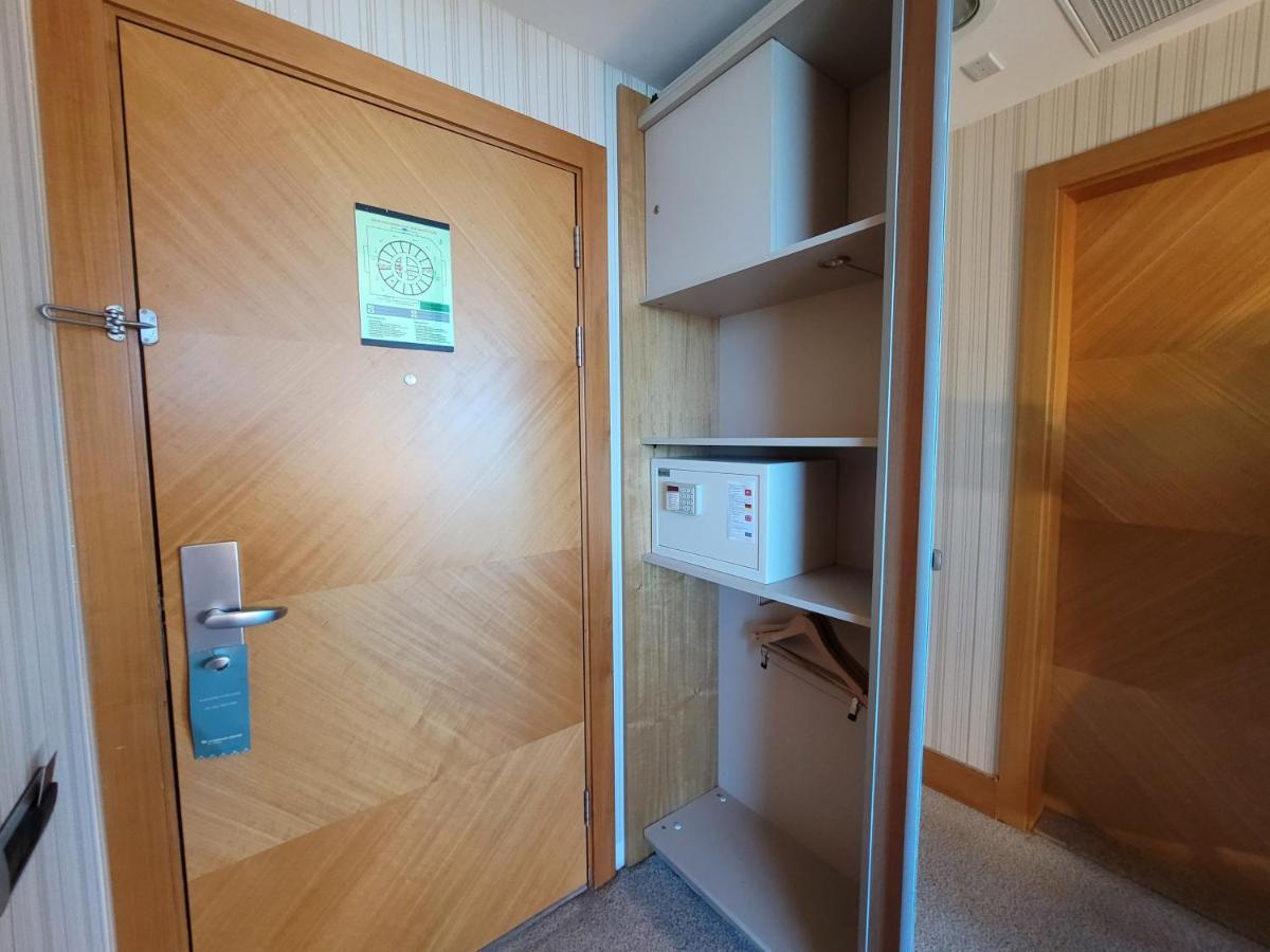 Zimmer mit Kingsize-Bett und Bergblick – barrierefrei, Nichtraucher