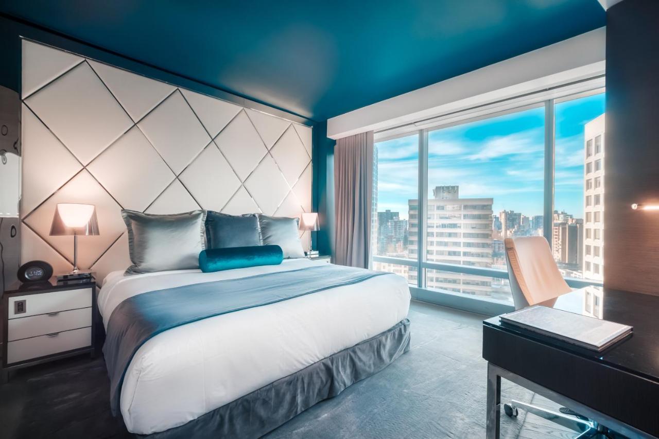 Cityscape Kamer met Kingsize Bed