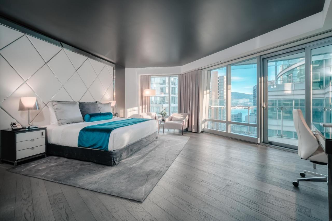 Paradox Kamer met Kingsize Bed en Balkon