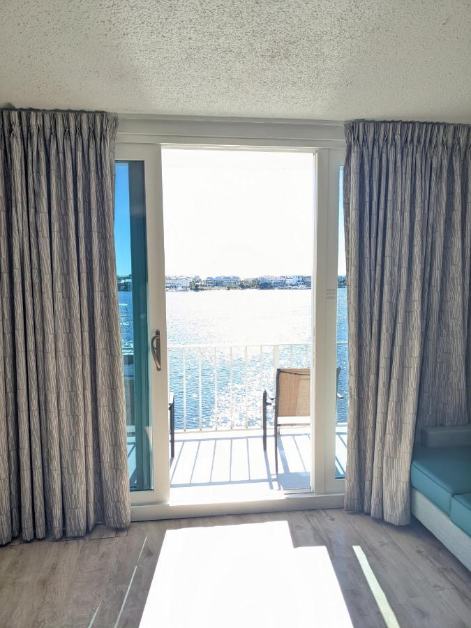 Queen Room Two Queen Beds Harbor View Non-Smoking,1328022065:JPEG