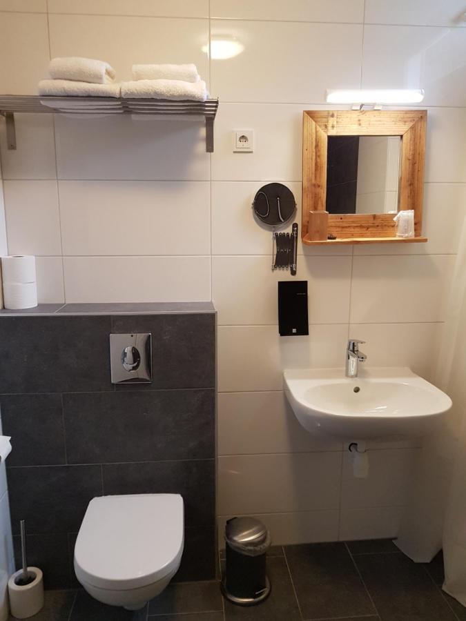 Budget Tweepersoonskamer met Eigen Externe Badkamer