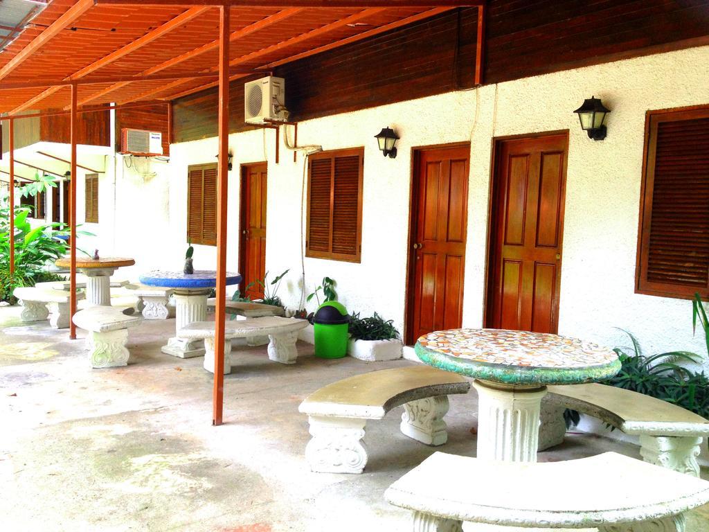 King Room with Sofa Bed