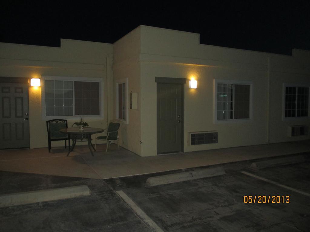 Deluxe Queen Suite