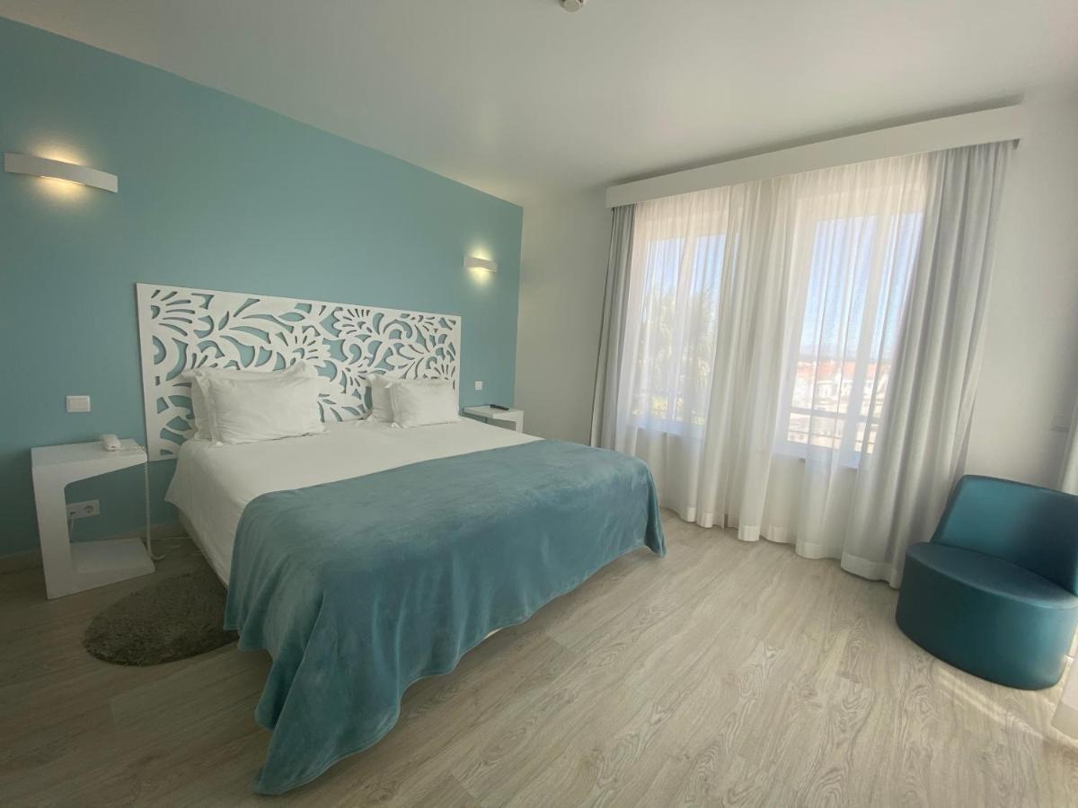 Quarto Duplo com Vista Mar Parcial