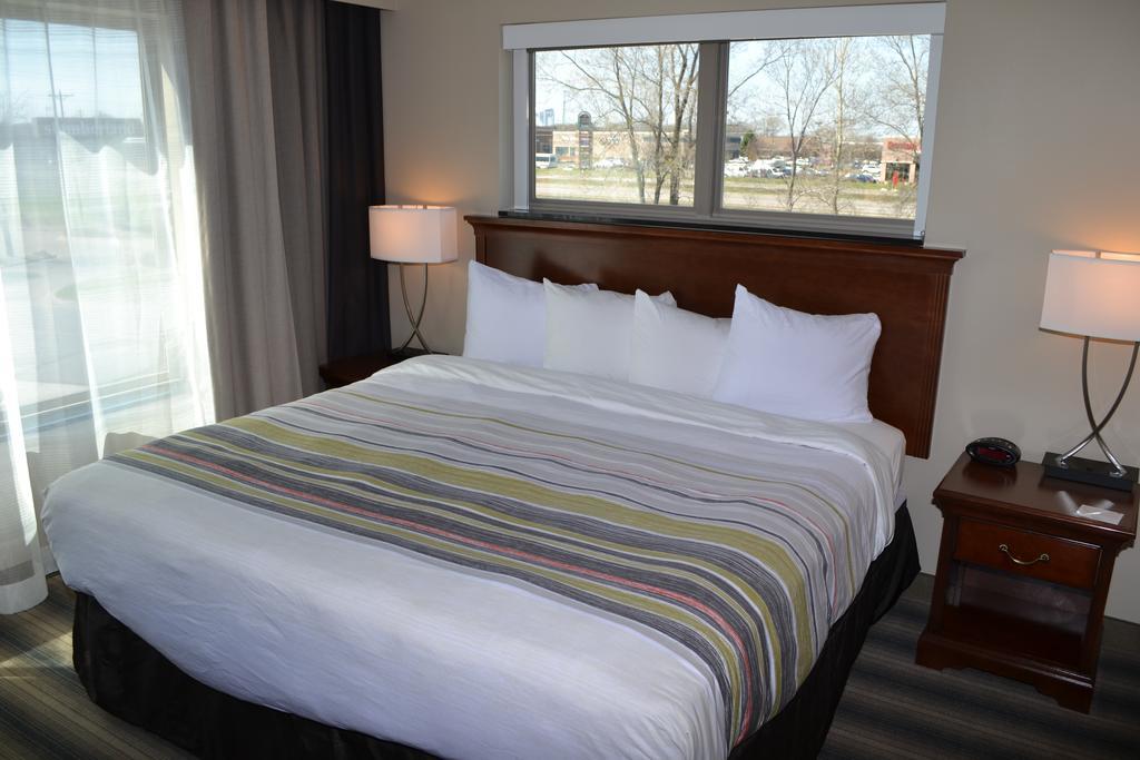 One-Bedroom King Suite with Sofa Bed