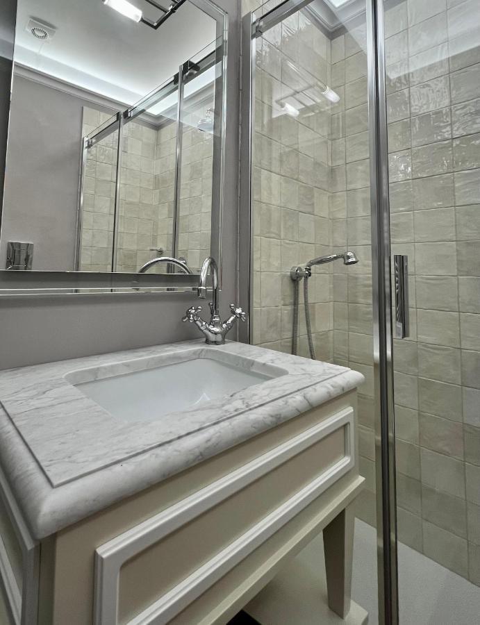Camera Matrimoniale/Doppia con Letti Singoli con Vista