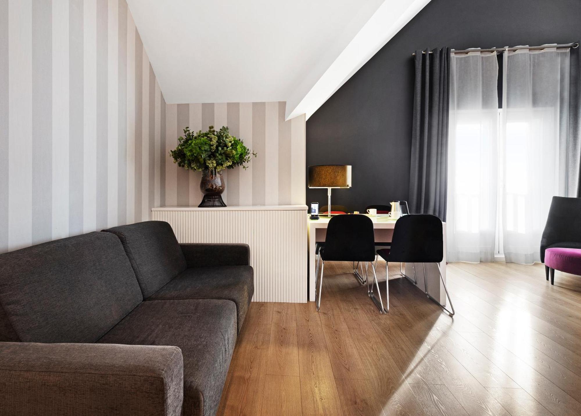 Junior Suite,1607655533:JPEG