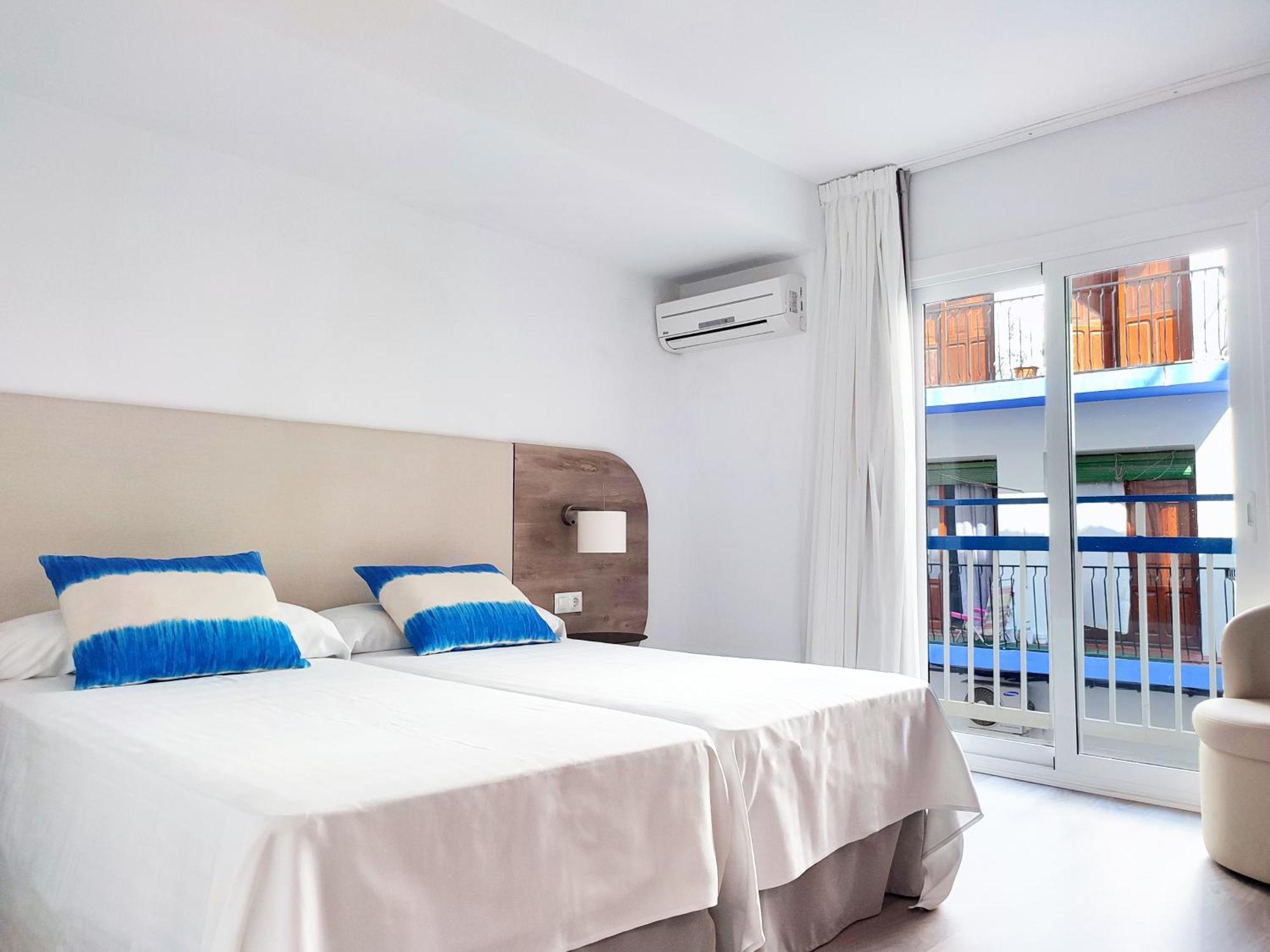 Double Room with Street View,1207814926:JPEG