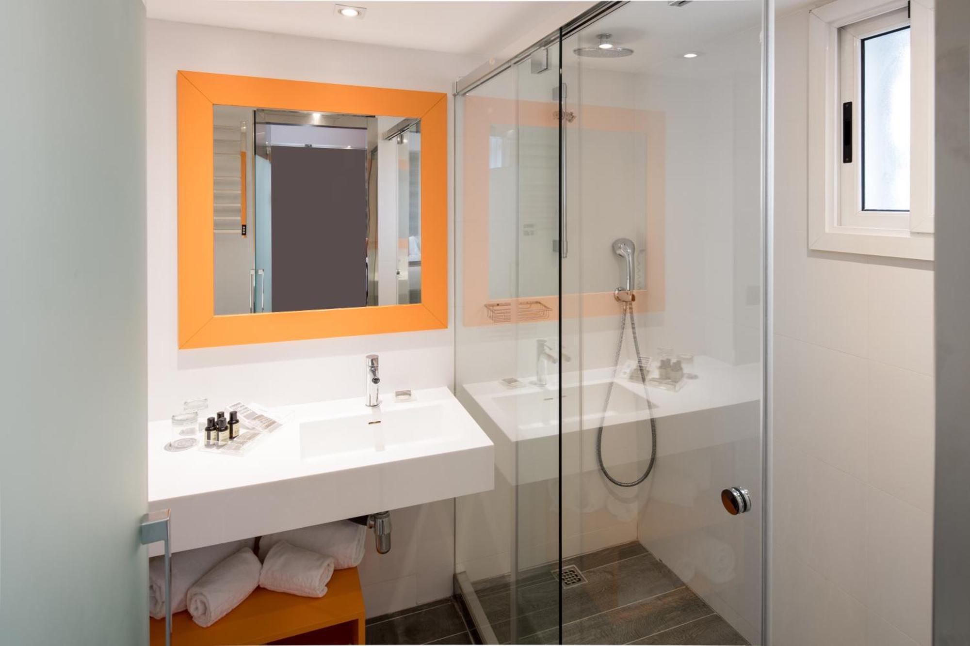 Double Room,1246228213:JPEG