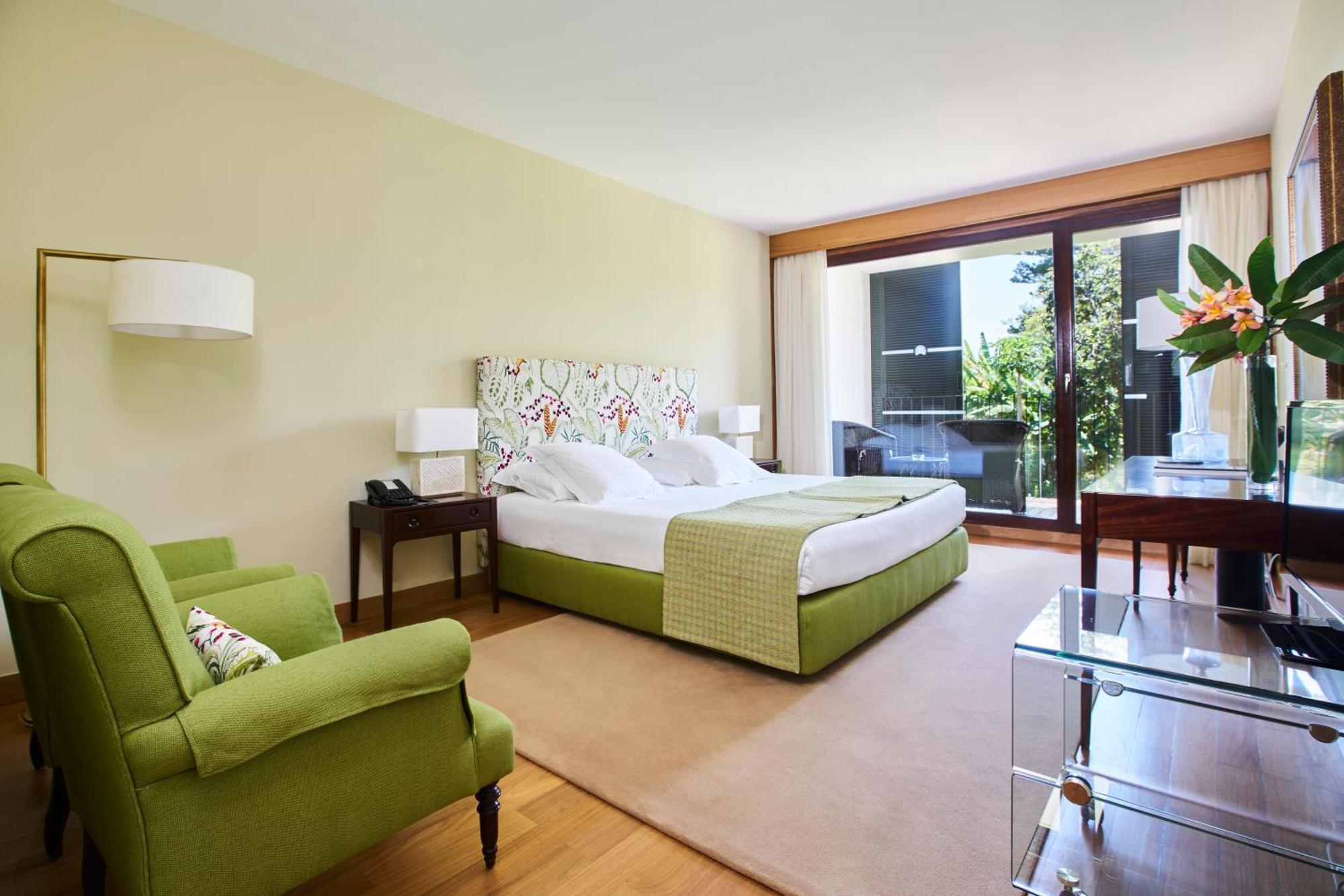 Deluxe Suite with Garden View,1710179929:JPEG