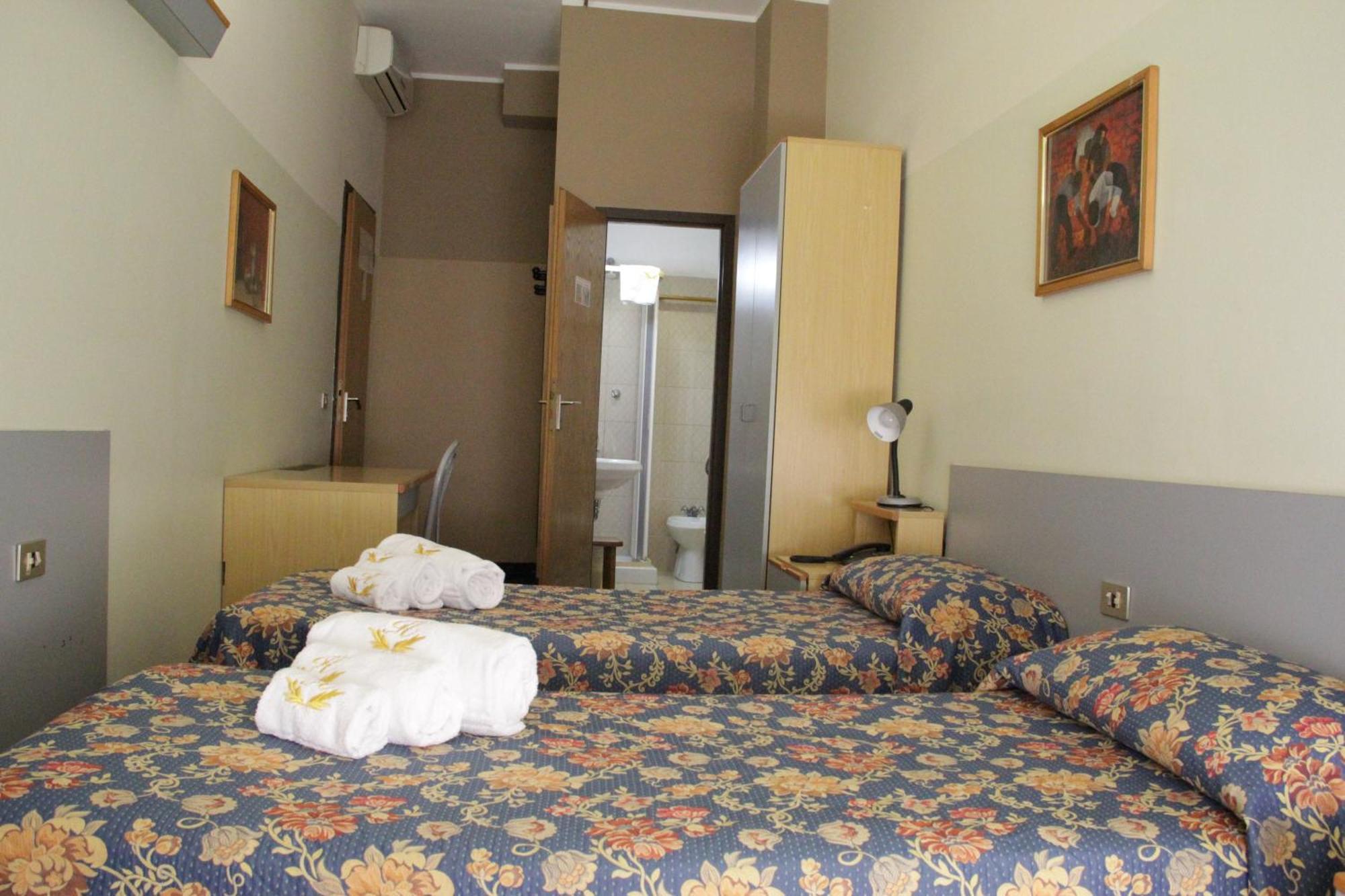 Quarto Duplo Standard com Ventoinha