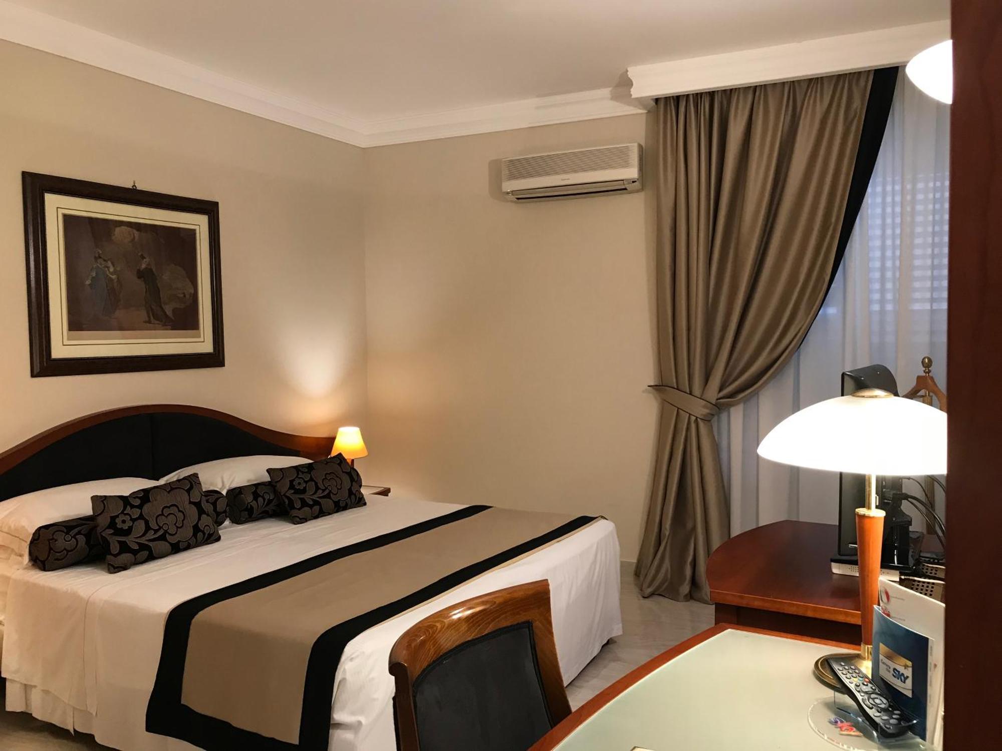 Deluxe Double or Twin Room,1274749102:JPEG