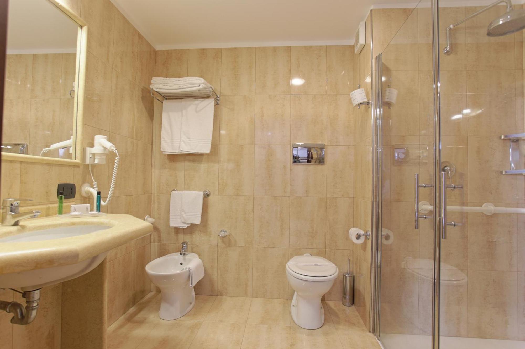 Double or Twin Room Disability Access