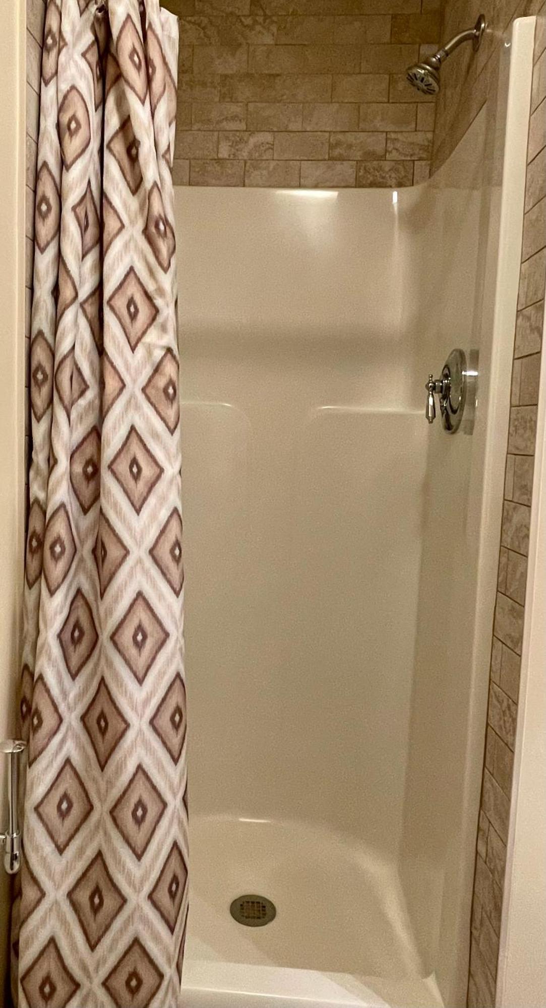 Chambre Lits Jumeaux Standard avec Salle de Bains Privative