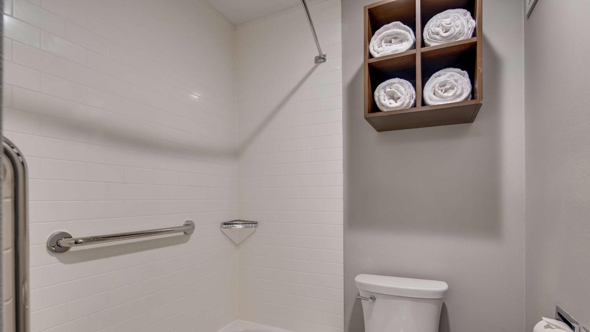 Queen Room with Two Queen Beds,1210724863:JPEG