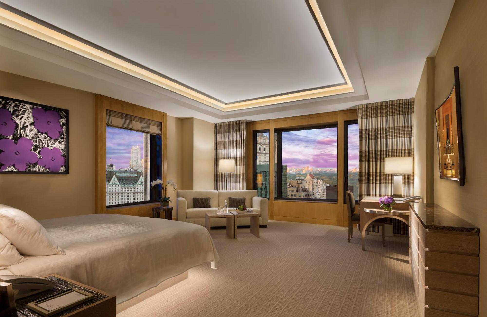 Junior Suite mit Kingsize-Bett und Blick auf den Central Park