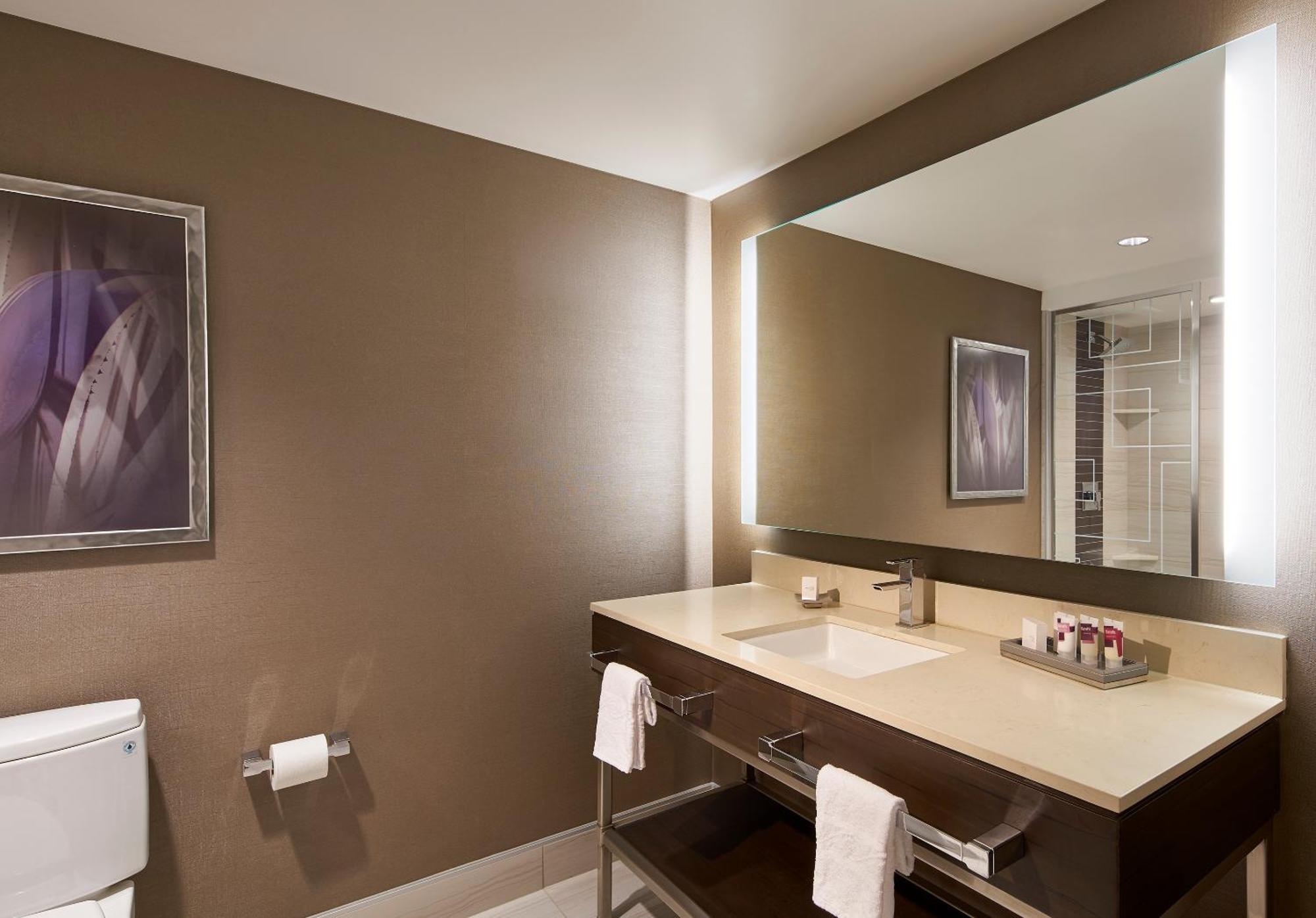 Coastal Tower, Luxury, 1 King, Non-Smoking