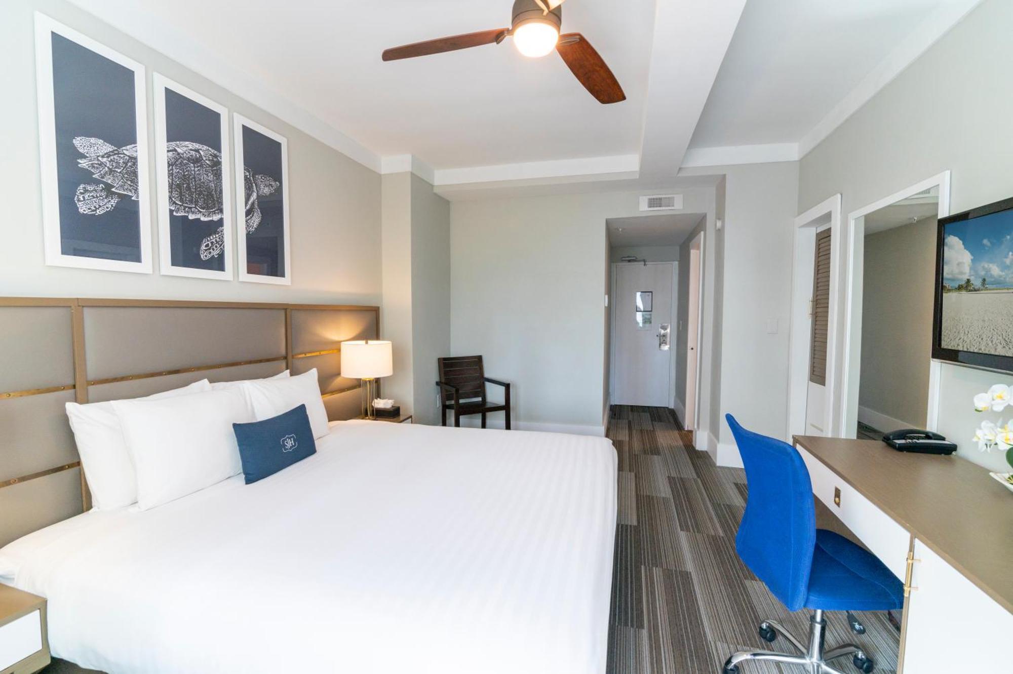 Superior King Room,1211264143:JPEG