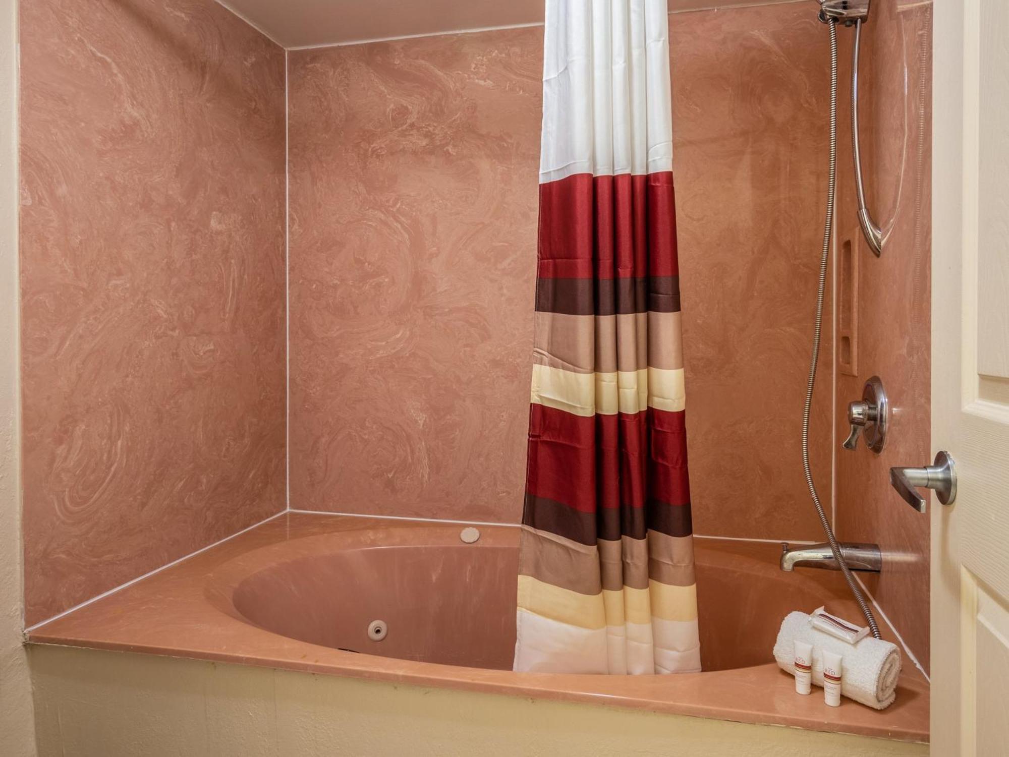 Quarto Superior com Cama King-size e Banheira de Hidromassagem - Não Fumantes
