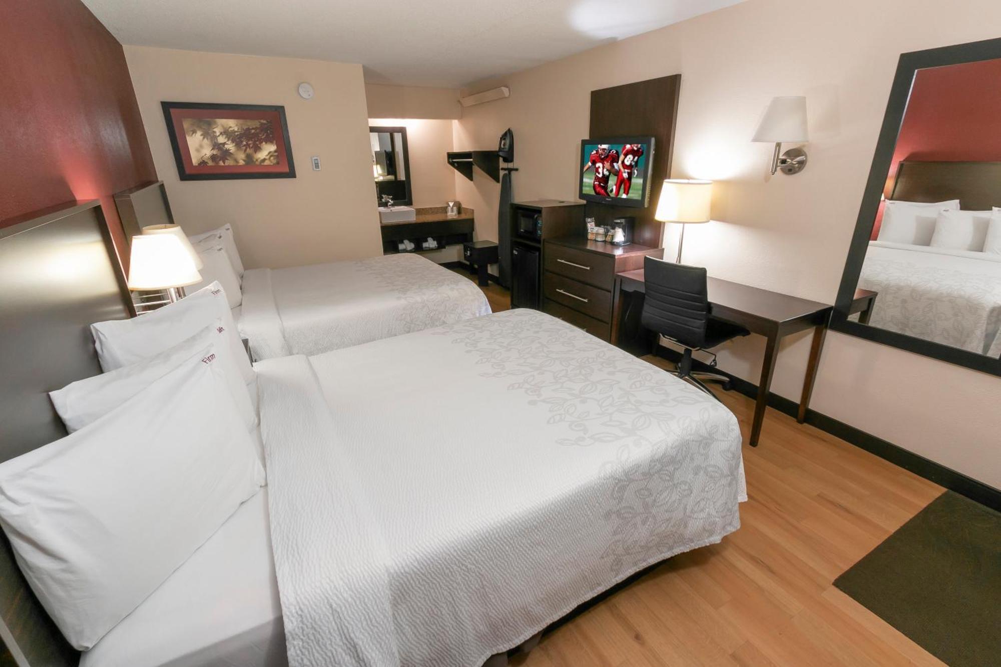 Deluxe Room with Two Double  Beds Smoke Free