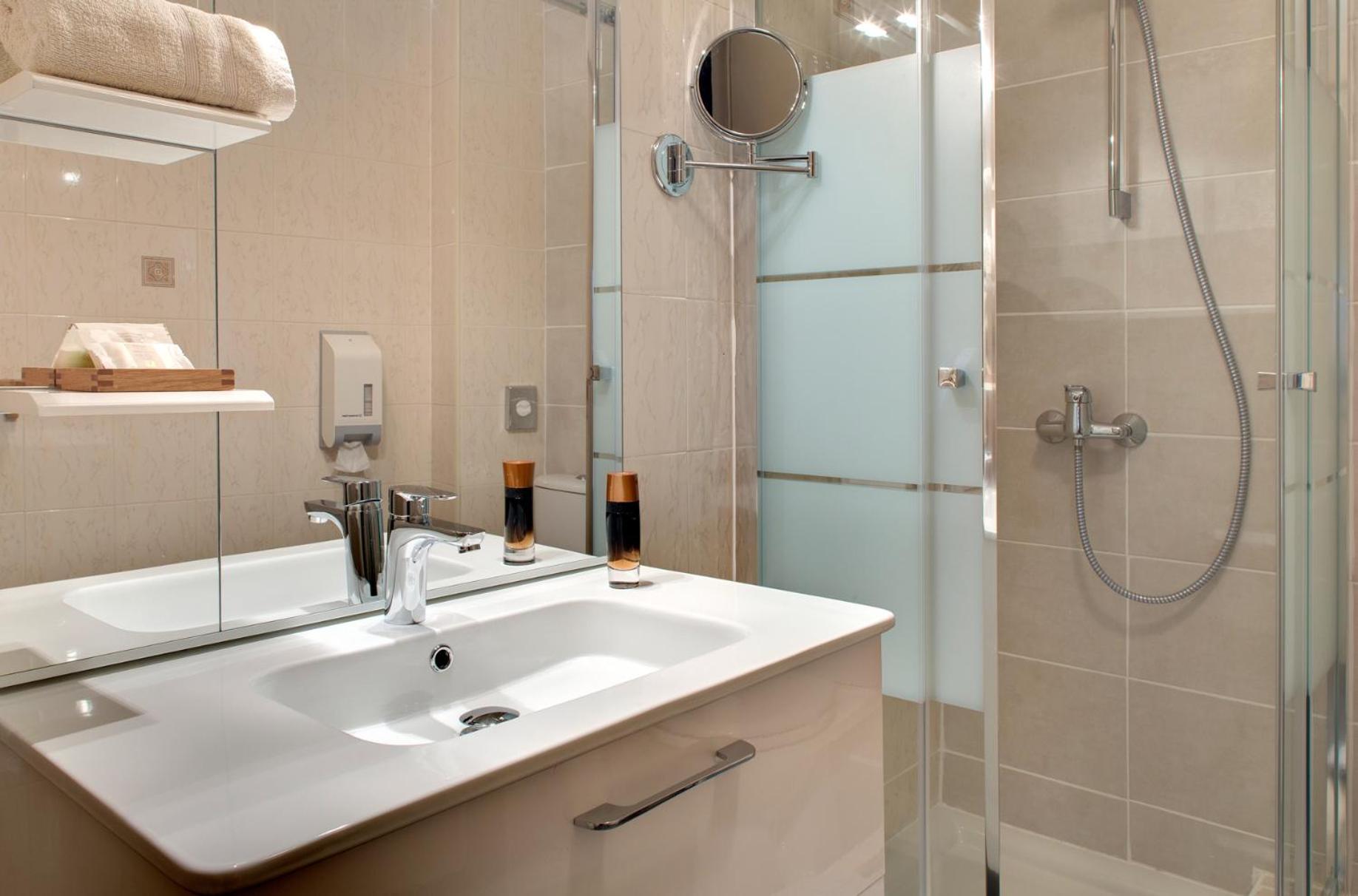 Chambre Triple Privilège avec Lit Double et Lit d'Appoint