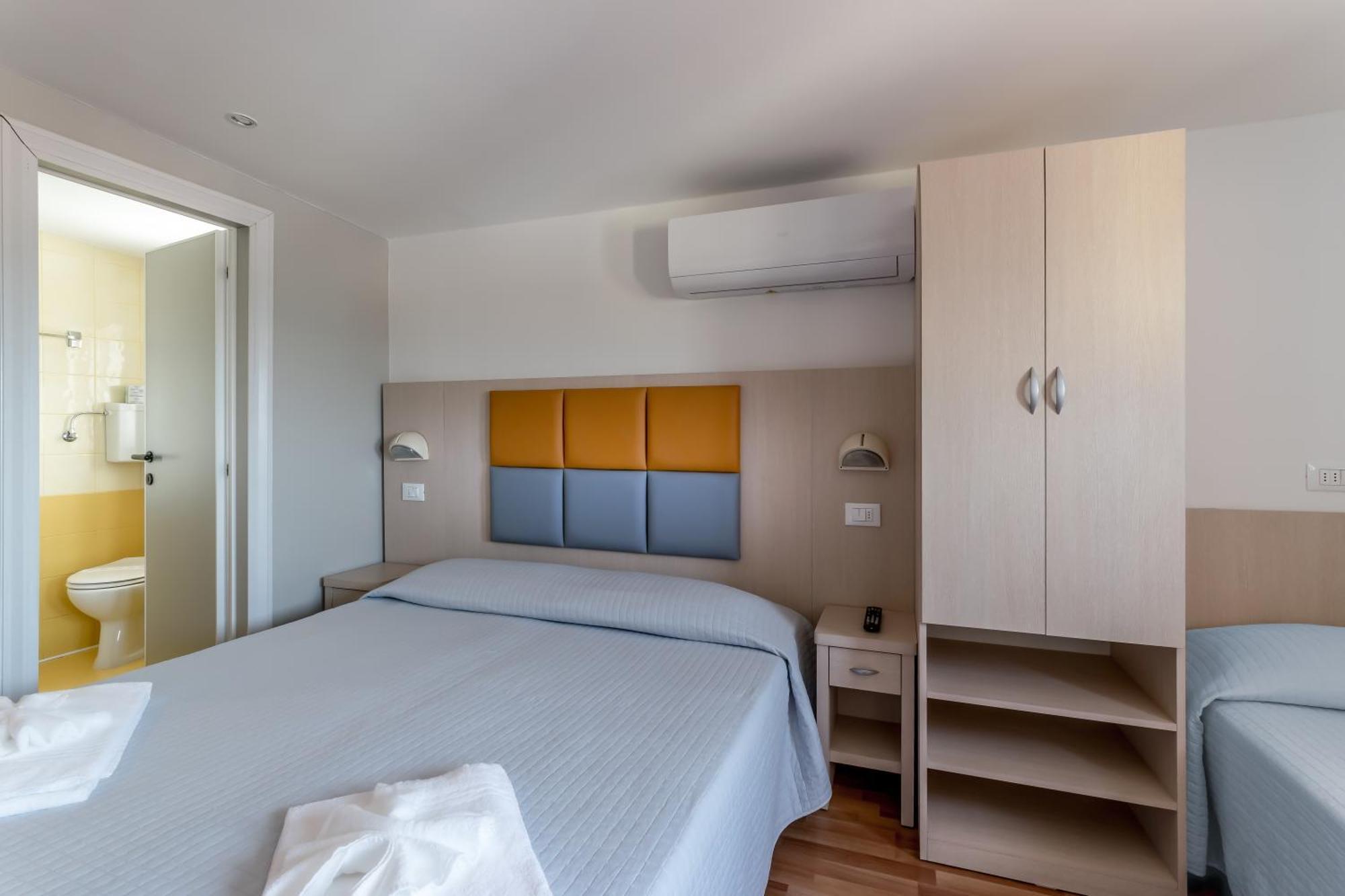 2 Camere Comunicanti