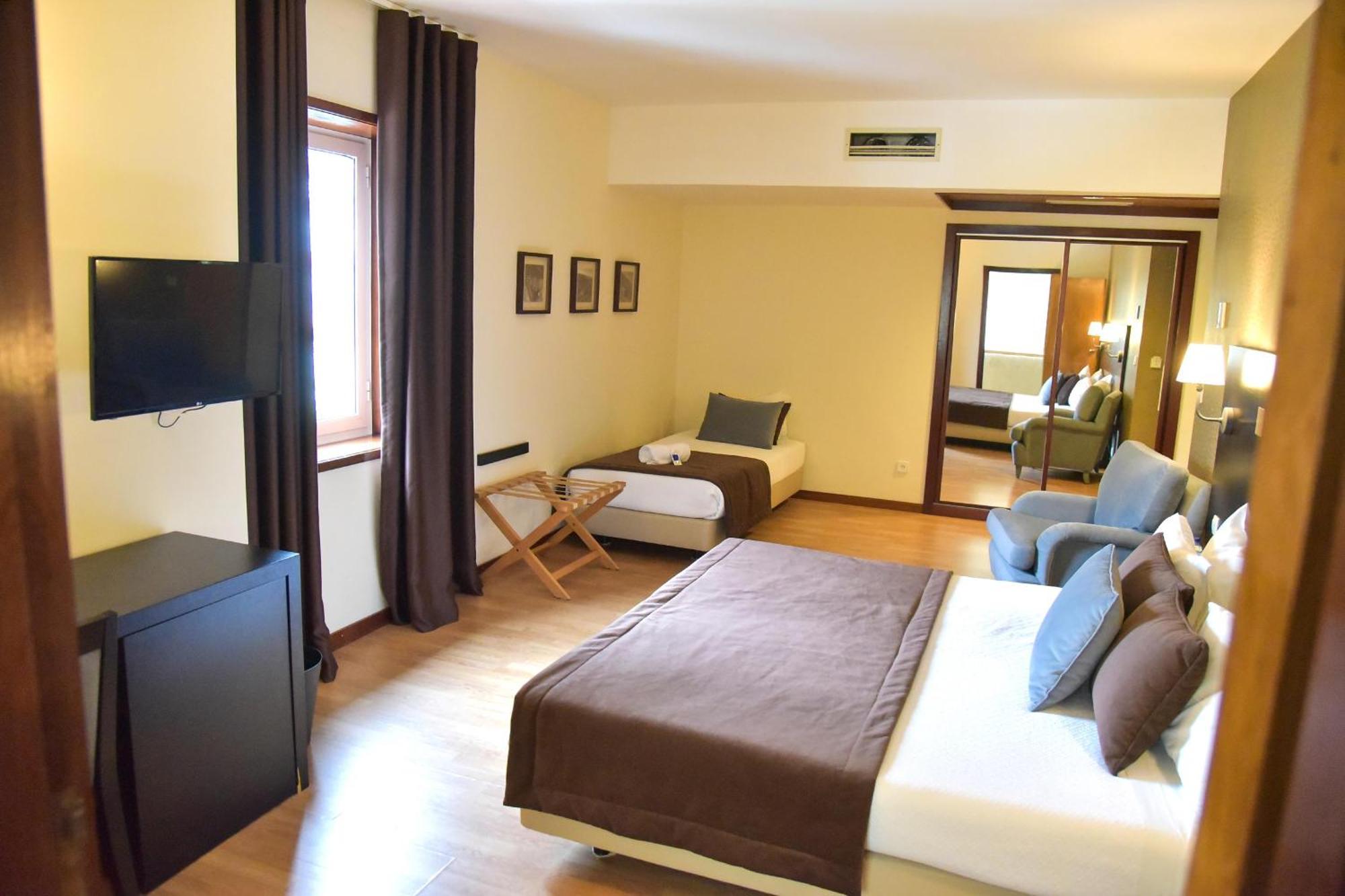 Superior Double or Twin Room with Extra Bed (3 Adults),1669817035:JPEG