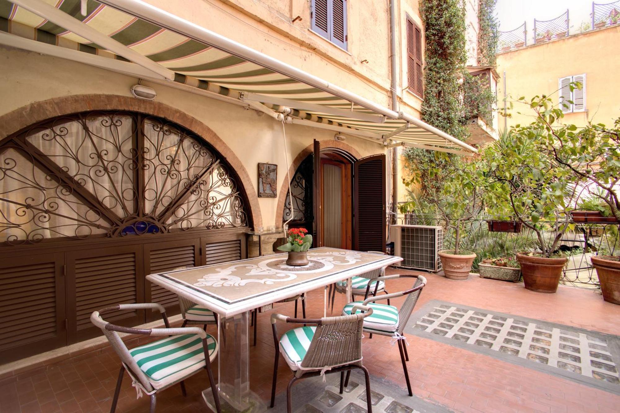 Apartment mit Terrasse