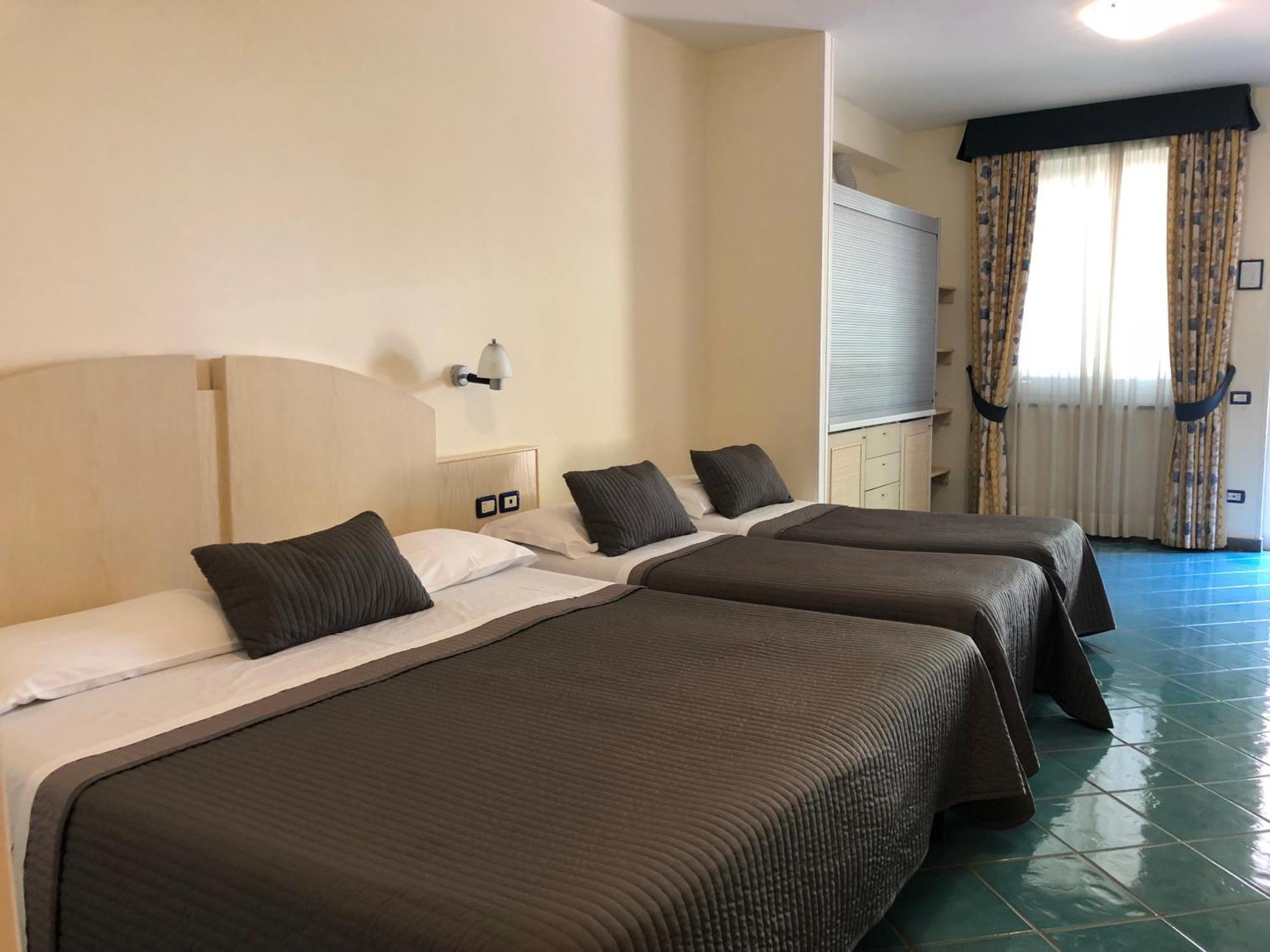 Quadruple Room,1216226119:JPEG