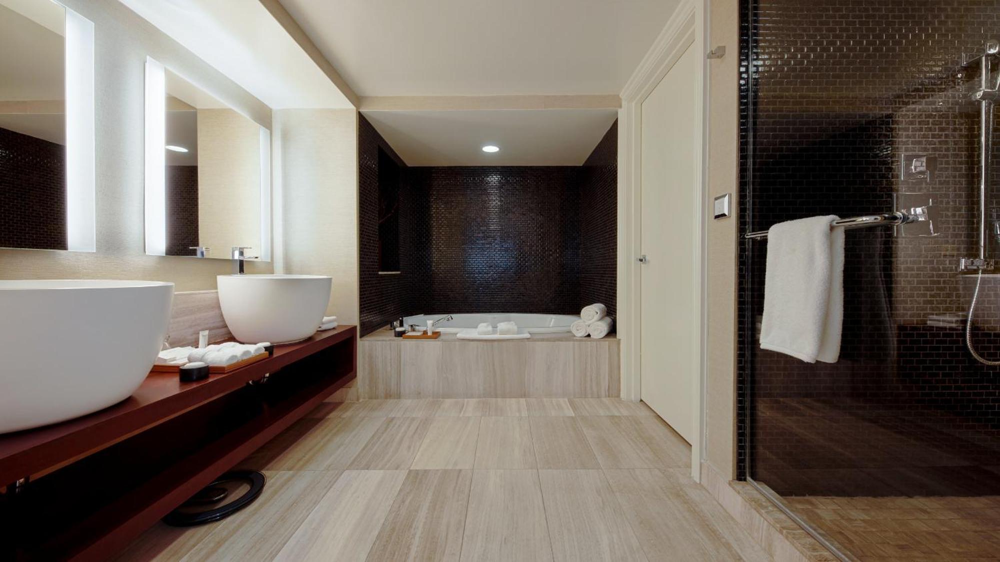 Suite Sake - Suites Caesars