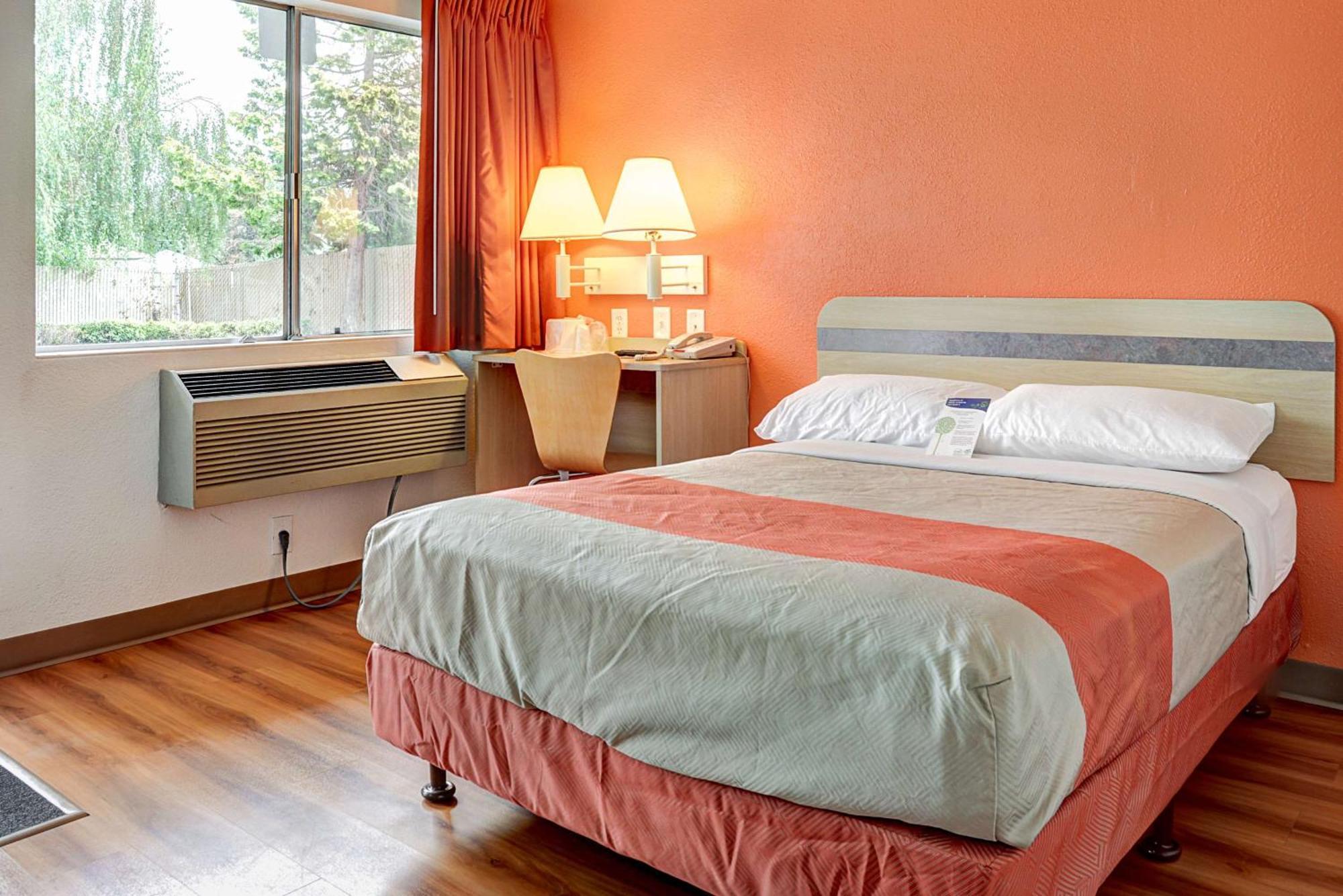 Chambre Lit Queen-size - Accessible aux Personnes à Mobilité Réduite