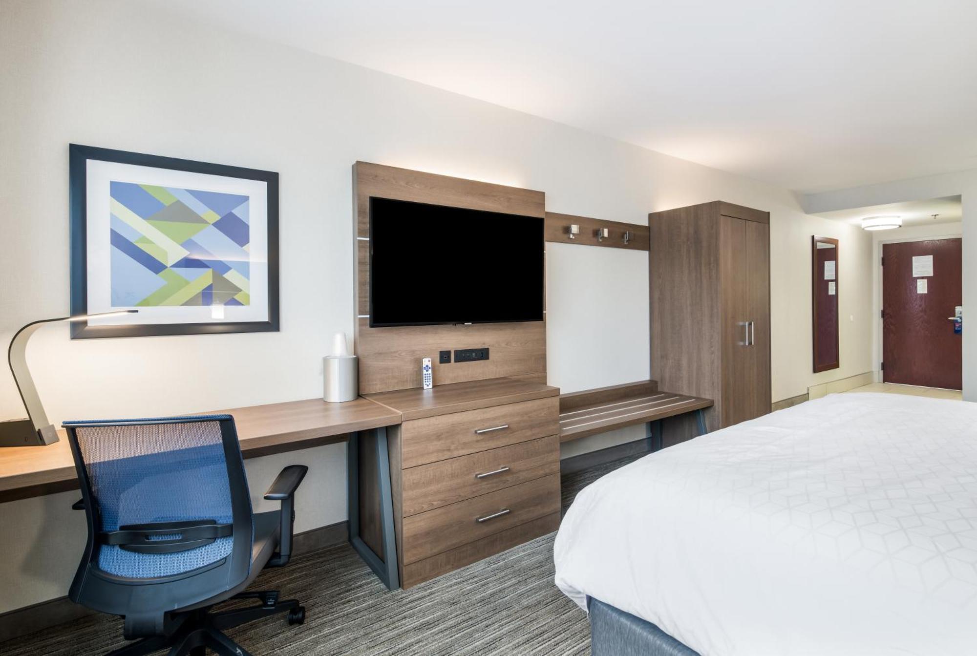 Standard King Room with Sofa Bed