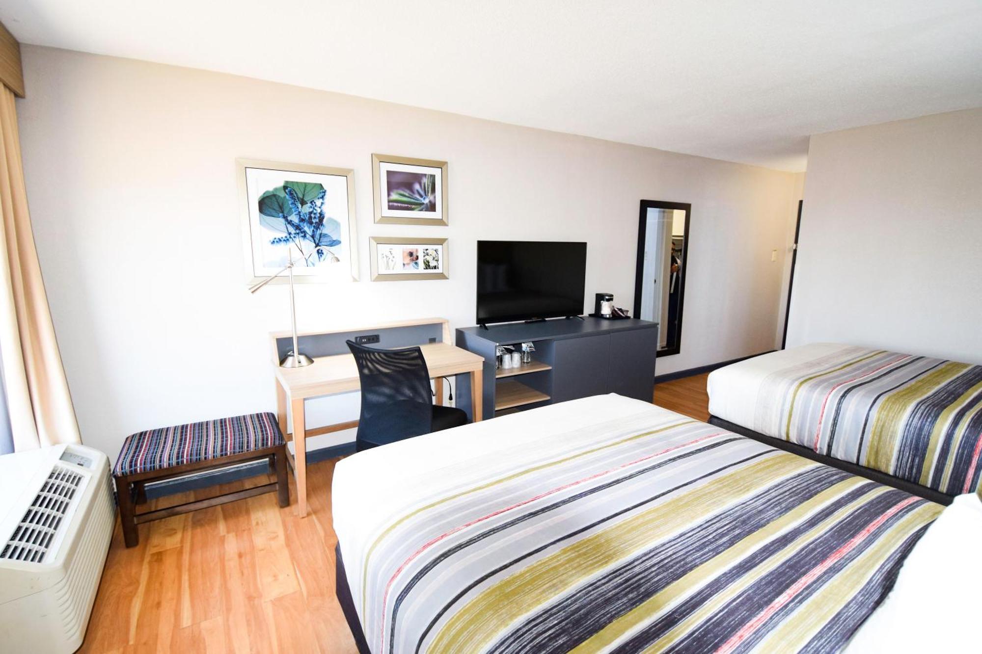 Queen Room with Two Queen Beds - Disability Access/Non-Smoking