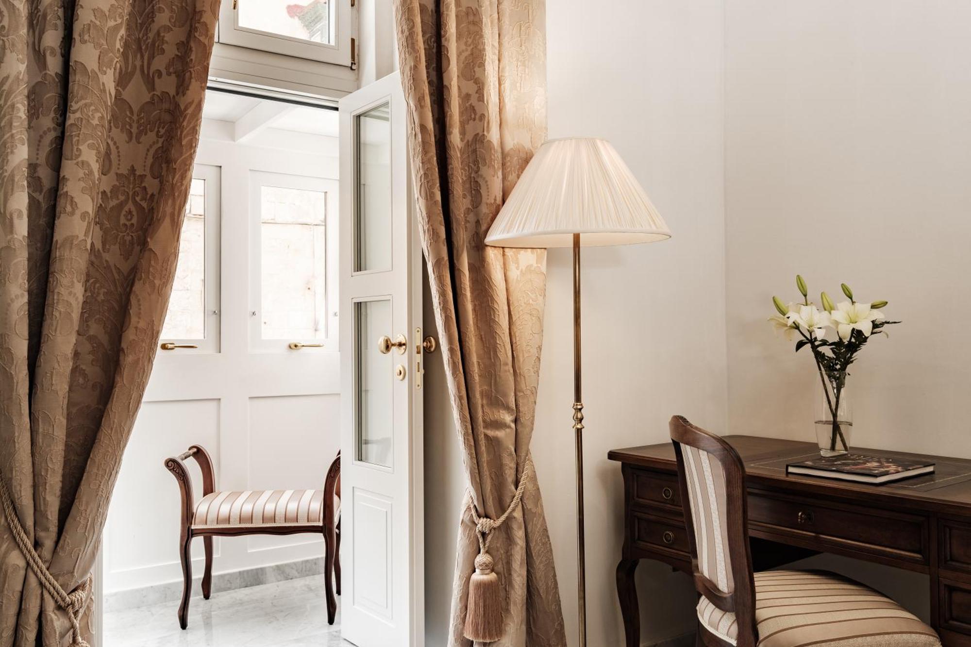 Luxe Kamer met 1 of 2 Bedden en Balkon