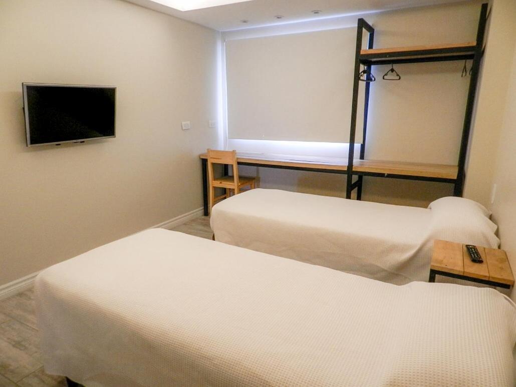 Quarto com Cama de Casal ou 2 de Solteiro