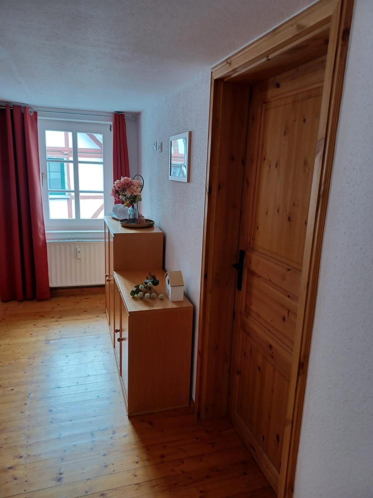 Apartment mit Balkon