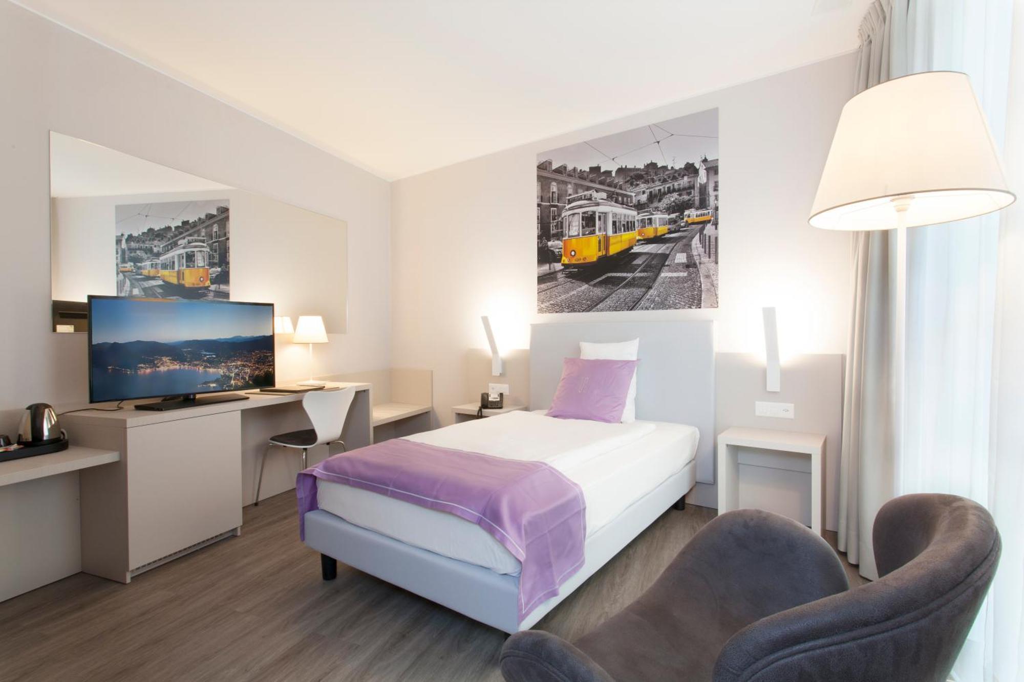 Business Zimmer mit französischem Bett