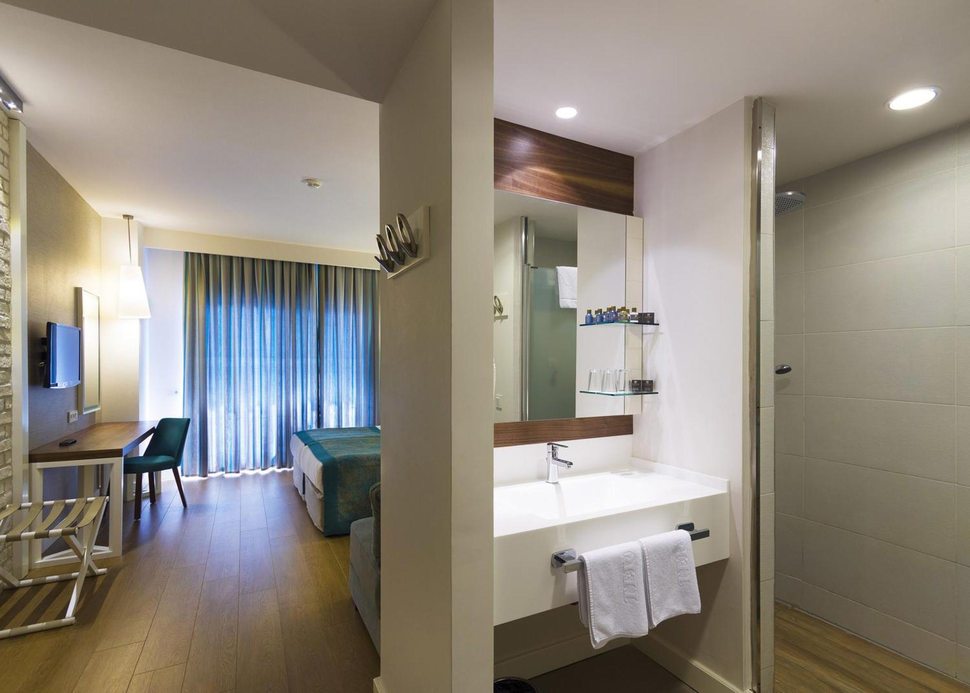 Standard Zimmer mit Blick ins Landesinnere
