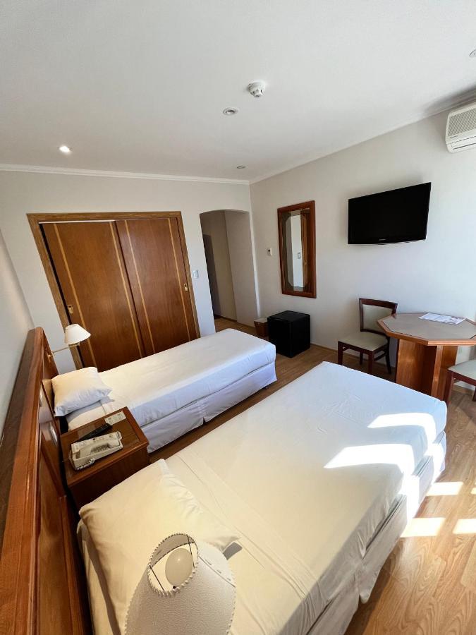 Quarto Standard com 2 Camas Individuais e Vista Cidade