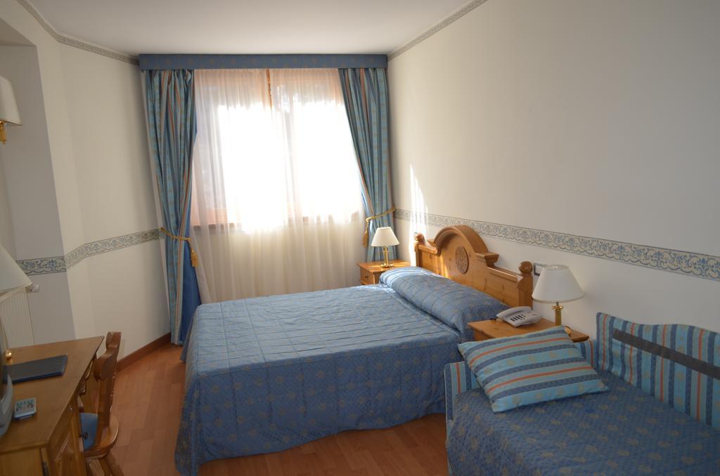 Camera Familiare (2 Adulti + 1 Bambino)