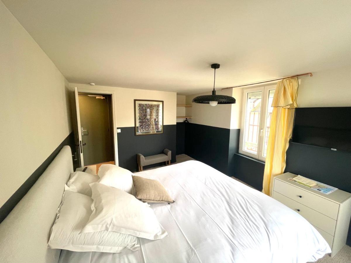 Deluxe Family Room,1238336998:JPEG